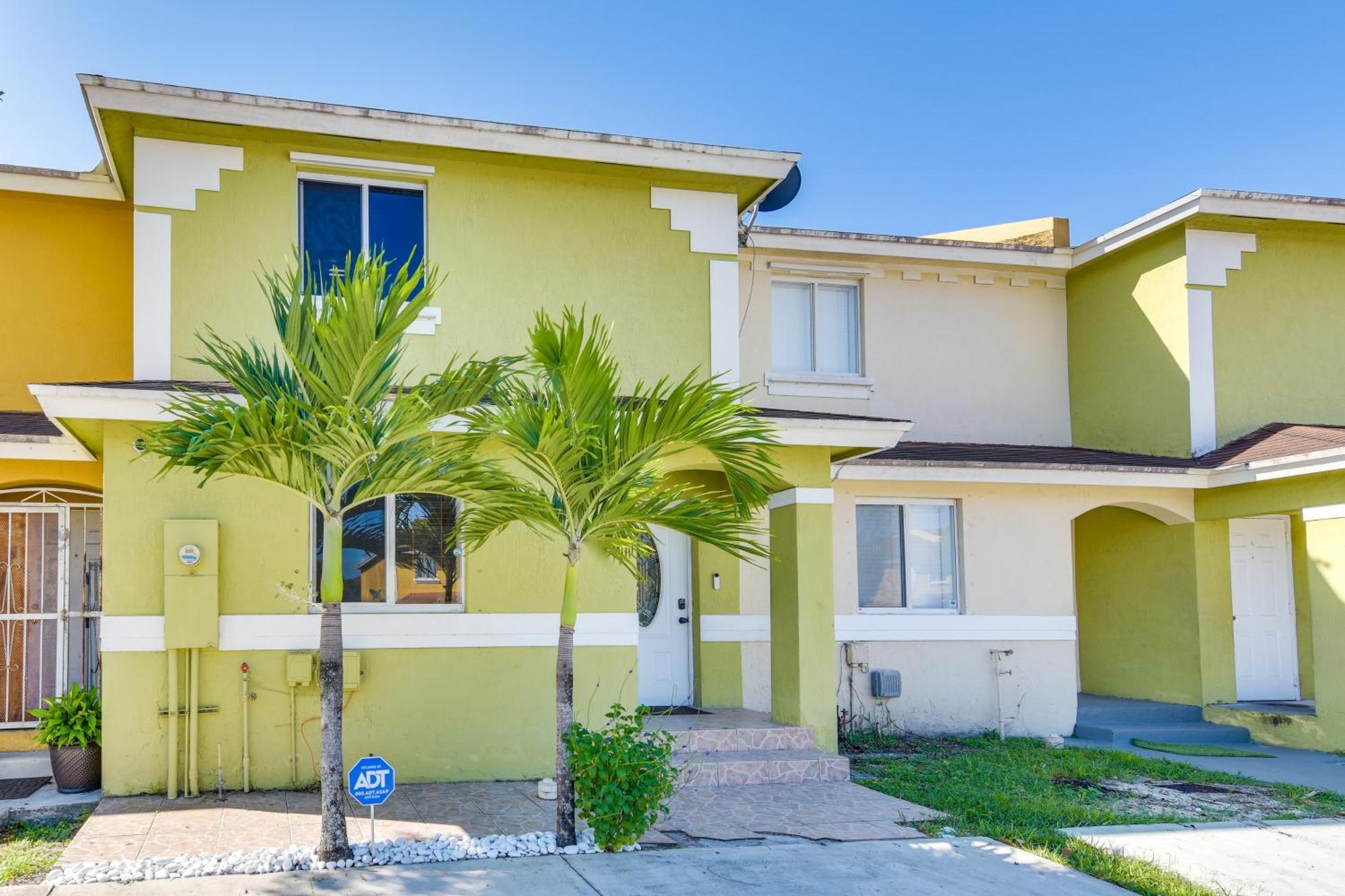 Opa-Locka Townhome, 15 Mi To Miami Beach! Εξωτερικό φωτογραφία