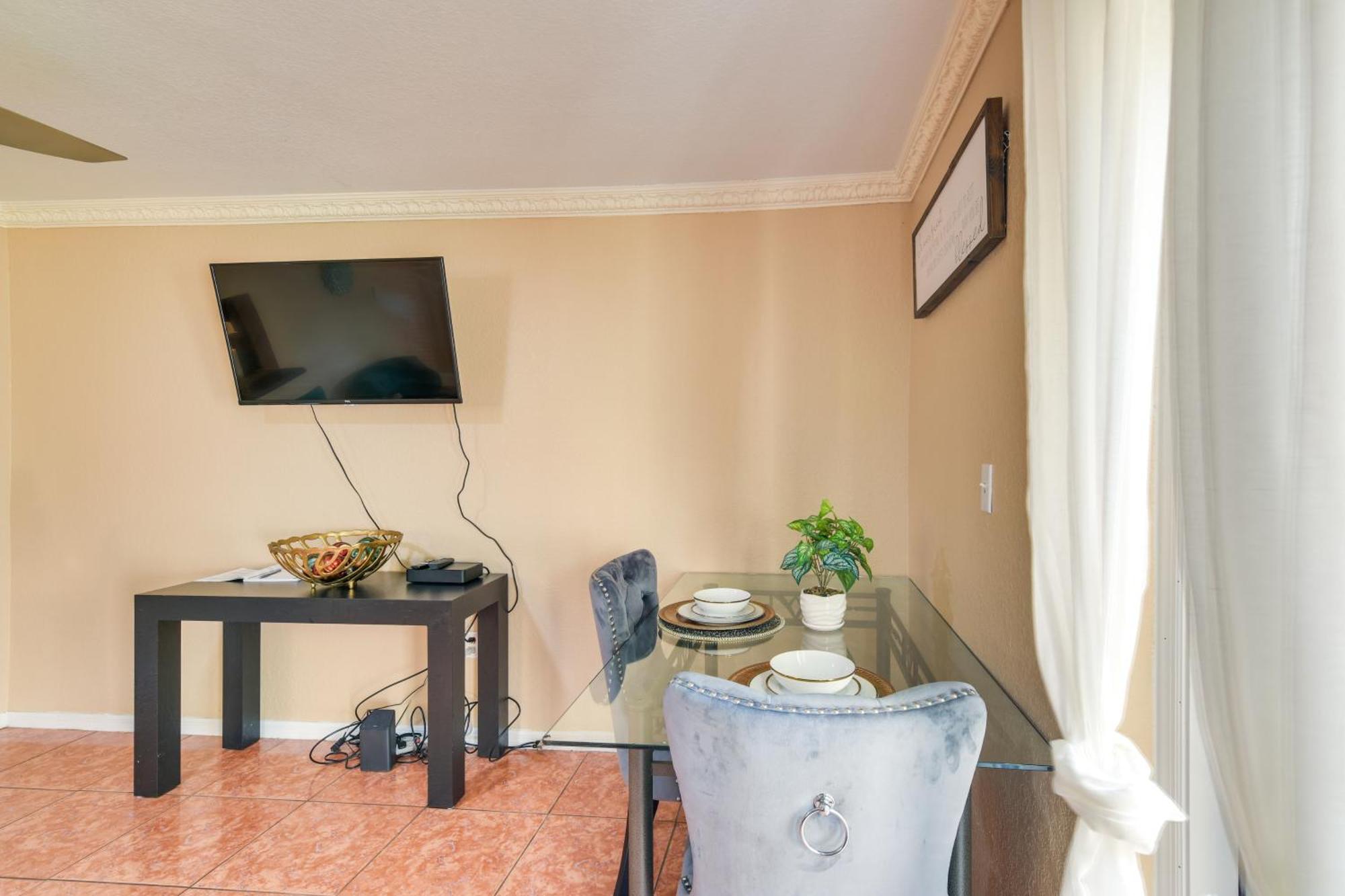 Opa-Locka Townhome, 15 Mi To Miami Beach! Εξωτερικό φωτογραφία
