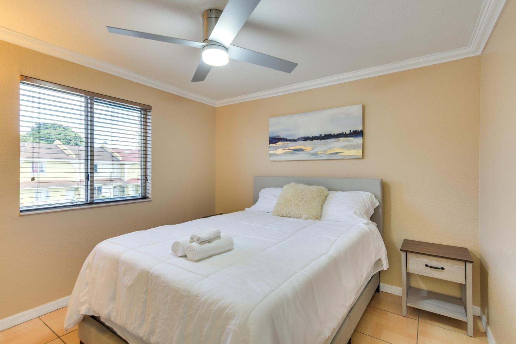 Opa-Locka Townhome, 15 Mi To Miami Beach! Εξωτερικό φωτογραφία