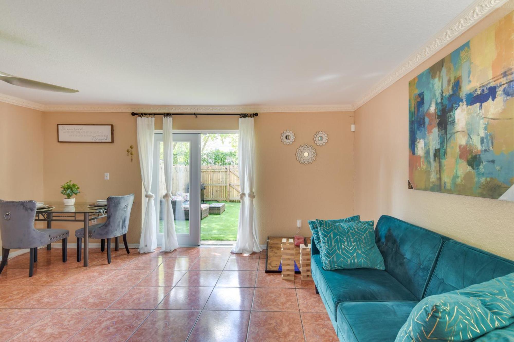 Opa-Locka Townhome, 15 Mi To Miami Beach! Εξωτερικό φωτογραφία