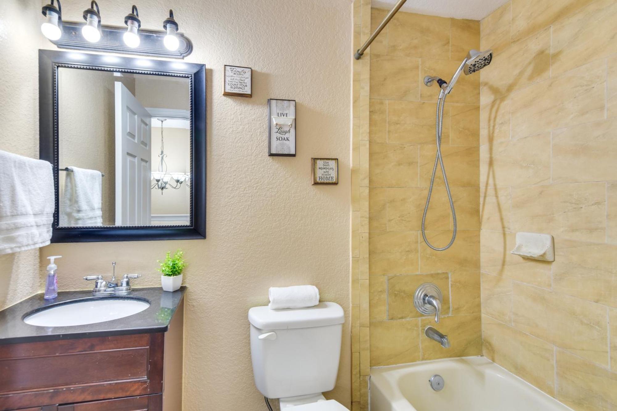 Opa-Locka Townhome, 15 Mi To Miami Beach! Εξωτερικό φωτογραφία