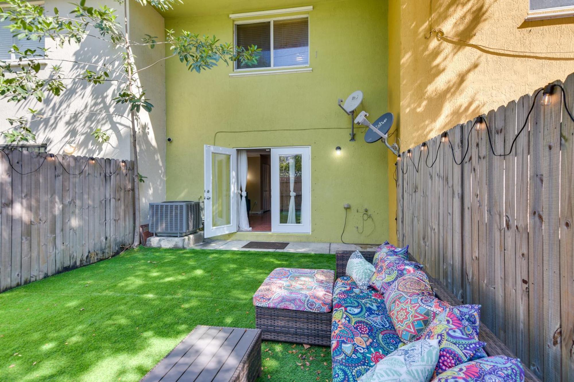 Opa-Locka Townhome, 15 Mi To Miami Beach! Εξωτερικό φωτογραφία